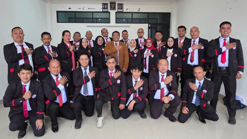 Puluhan Mahasiswa STIHP Pelopor Bangsa Depok Berhasil Meraih Gelar S1