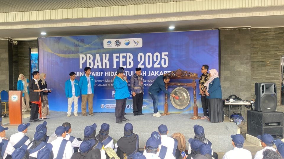 Peduli Lingkungan, FEB UIN Jakarta Tanam 1000 Pohon