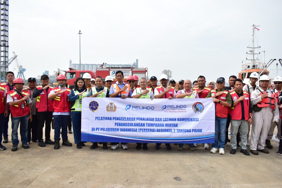 Pelindo Regional 2 Tanjung Priok Gelar Table Top dan Wetdrill Exercise Penanggulangan Tumpahan Minyak